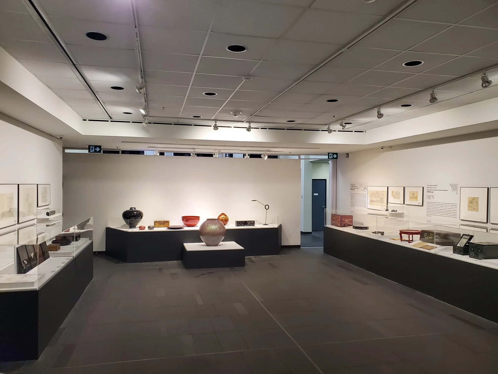 Mother-of-Pearl Exhibition Installation image 2