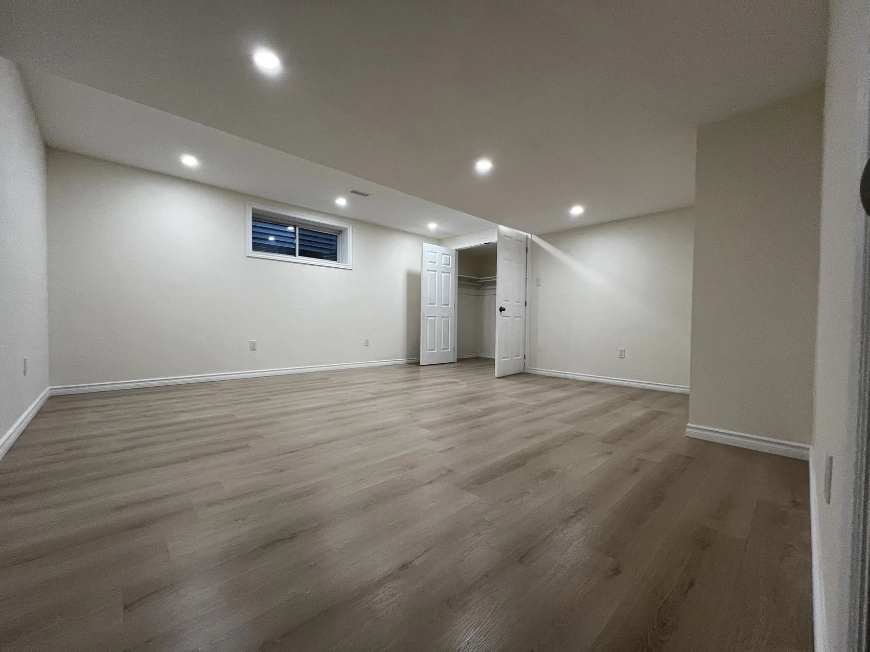 Light plank flooring in a finished Meiju interior